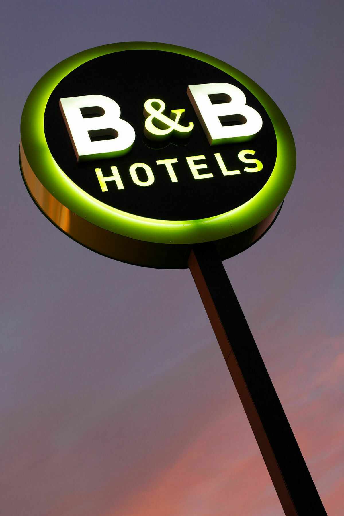 B&B HOTEL Orange - Échangeur A7 A9 Esterno foto